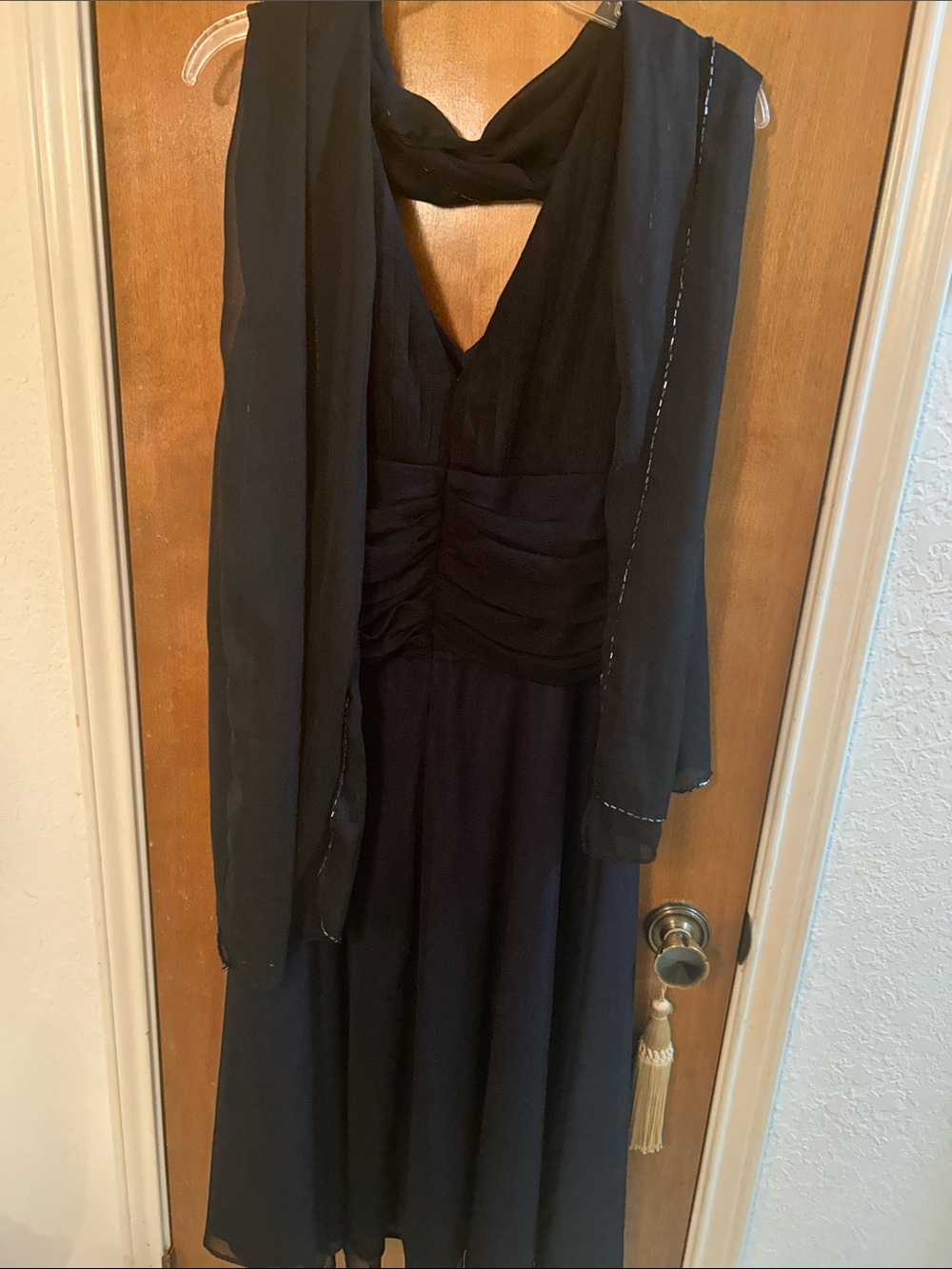 Women’s Navy V-Neck Sleeveless Evening Dress. 14. Beautiful dress with scarf
